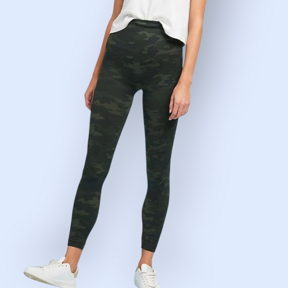 Spanx Green Camo Leggings - Size Medium